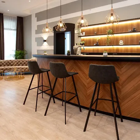 Parkhotel Prinz Carl 4*